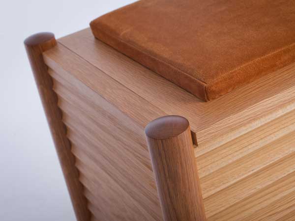 Shell Blanket/Storage Chest showing legs and corner detail